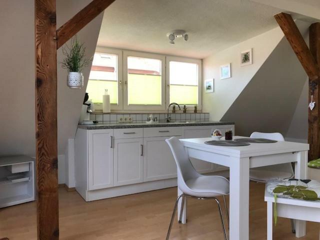 Liebevoll Eingerichtete Ferienwohnung Im Dg Zwenkau Buitenkant foto
